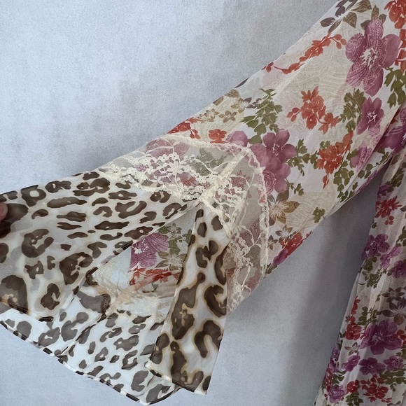 SzXL Valerie Stevens Leopard Floral Kimono - Picture 3 of 9